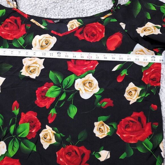 Shein Curve Off Shoulder Cropped Top Floral Black Red Size 4XL Blouse Shirt Plus - Picture 4 of 7